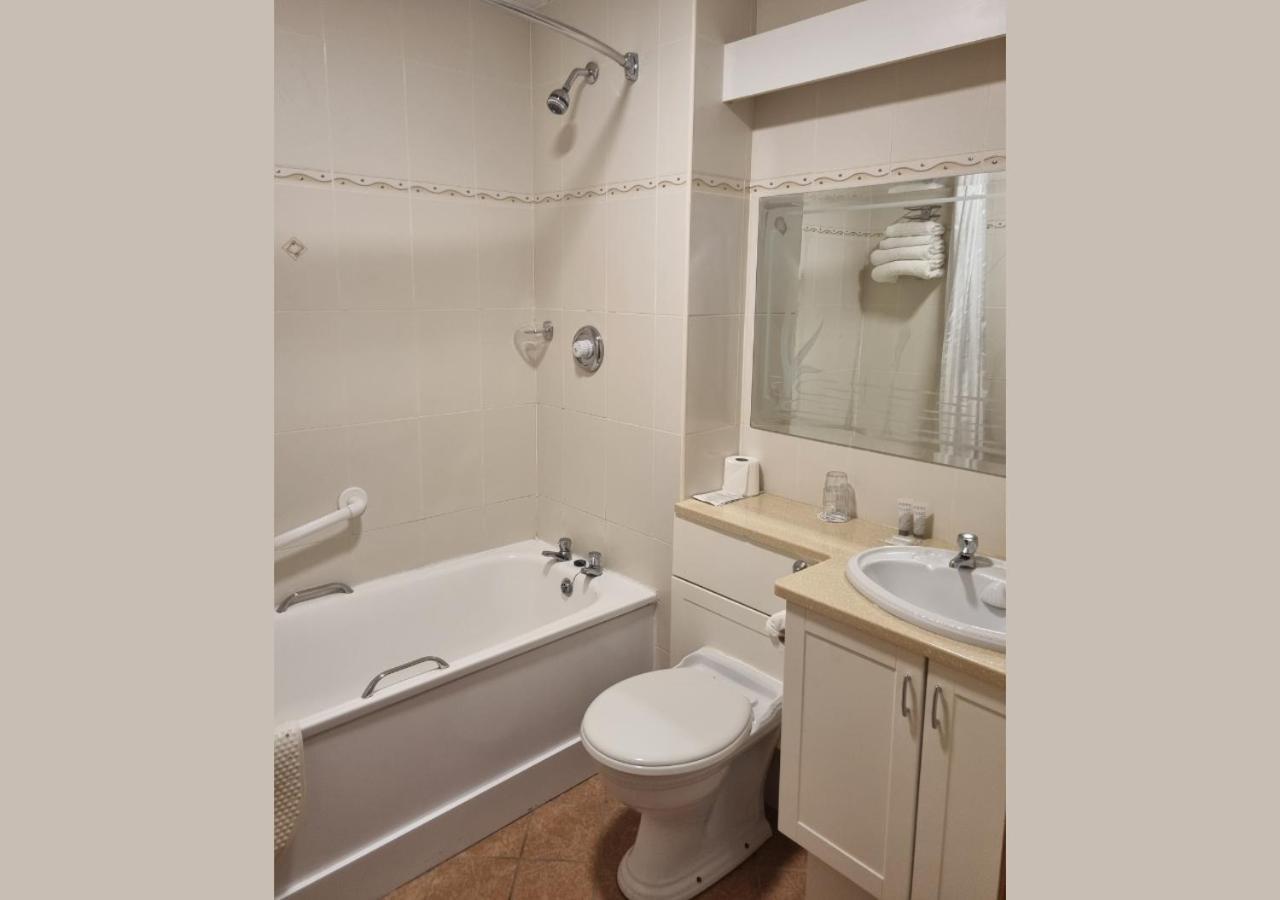 Allingham Arms Hotel Bundoran Buitenkant foto